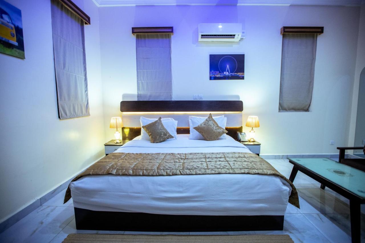 Apartment 79 Hotel & Suite Икея Экстерьер фото
