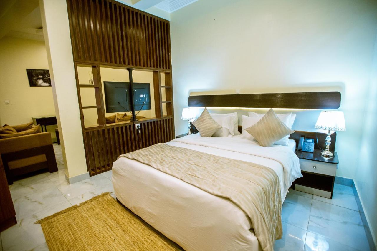 Apartment 79 Hotel & Suite Икея Экстерьер фото